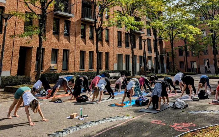 Yoga op de werkvloer voor teams in Leuven